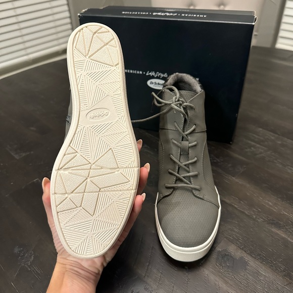 NEVER WORN! Dr.Scholls gray wedge heel booties with support. Womens sz 8 - Picture 4 of 5